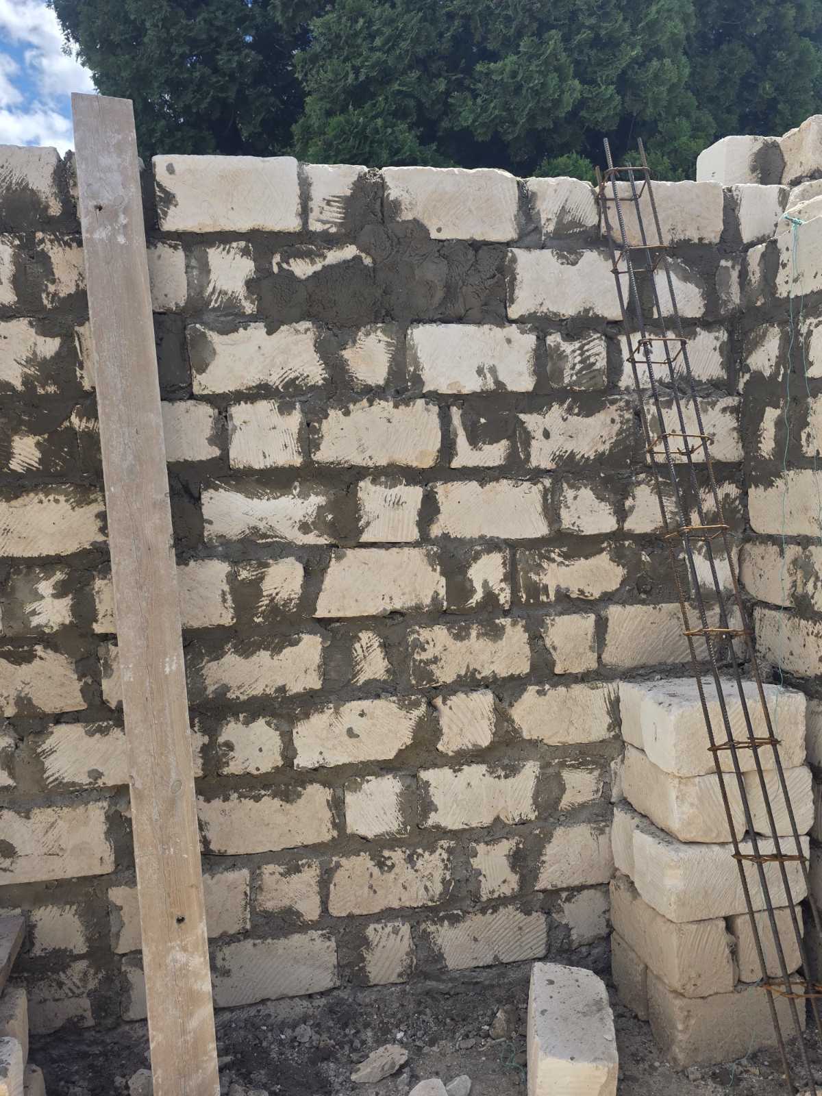 Zidărie din blocaje ceramice cu armătură verticală la noul etaj